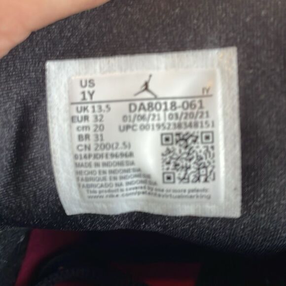 Nike Air Jordan 13 Retro Low Very Berry Kids Size 1Y. DA8018-061 - Picture 7 of 7